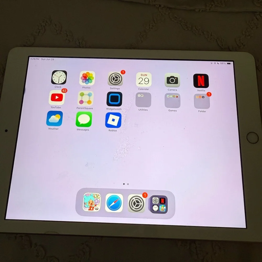 Apple Gold iPad Sleek Design and Premium Finish